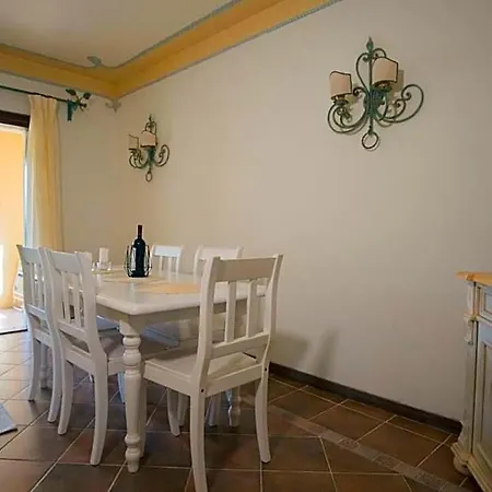 Beautiful Il Giardino Degli Oleandri One Bedroom Sleeps Two Num0850 Hotell 3*
